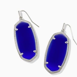 Kendra Scott. Silver Elle Earrings in Cobalt Cat’s Eye.